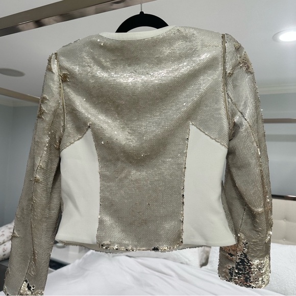 Ted Baker white jacket with gold sequins 
women's like new 
Size3 
Gold zipper - Picture 4 of 4
